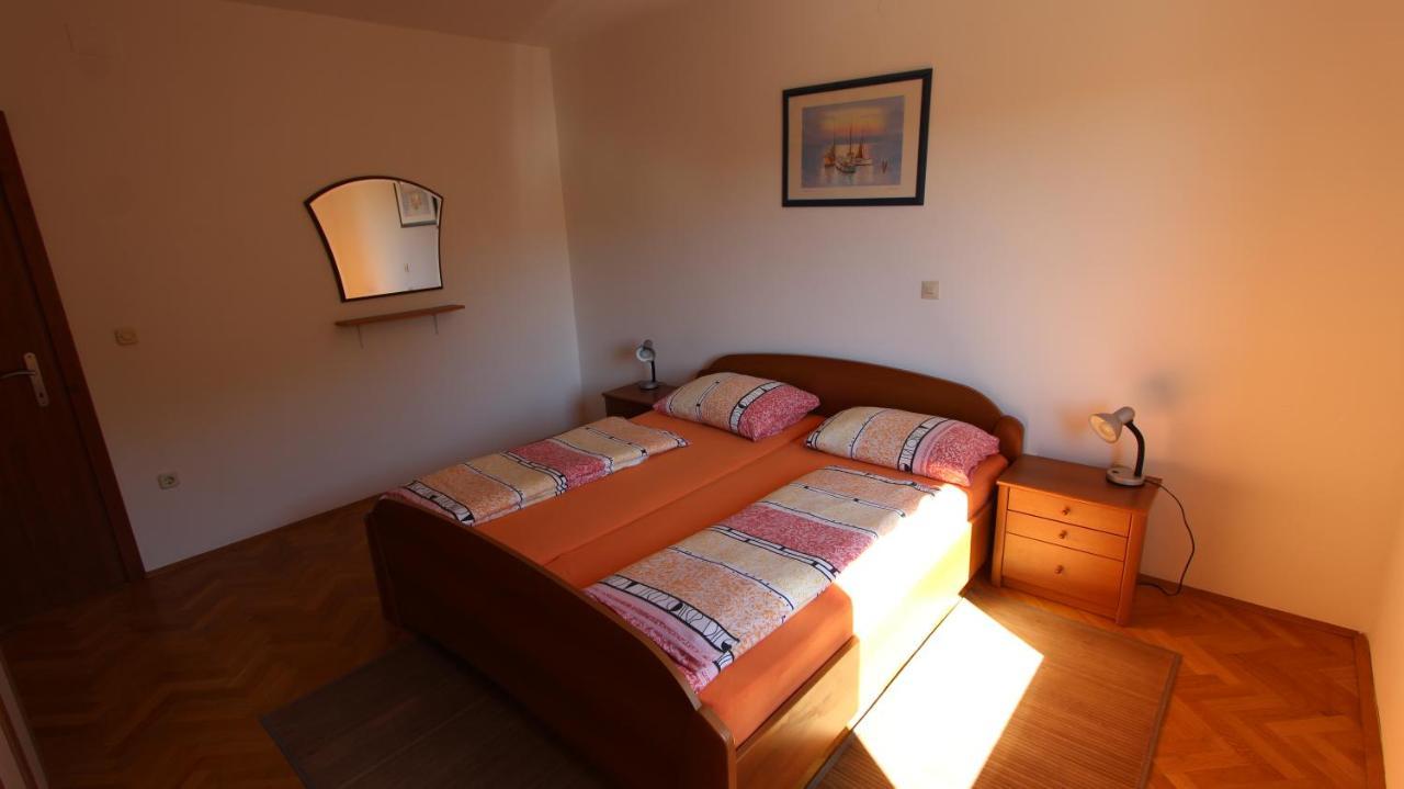 Apartmani Totic Малинска Екстериор снимка