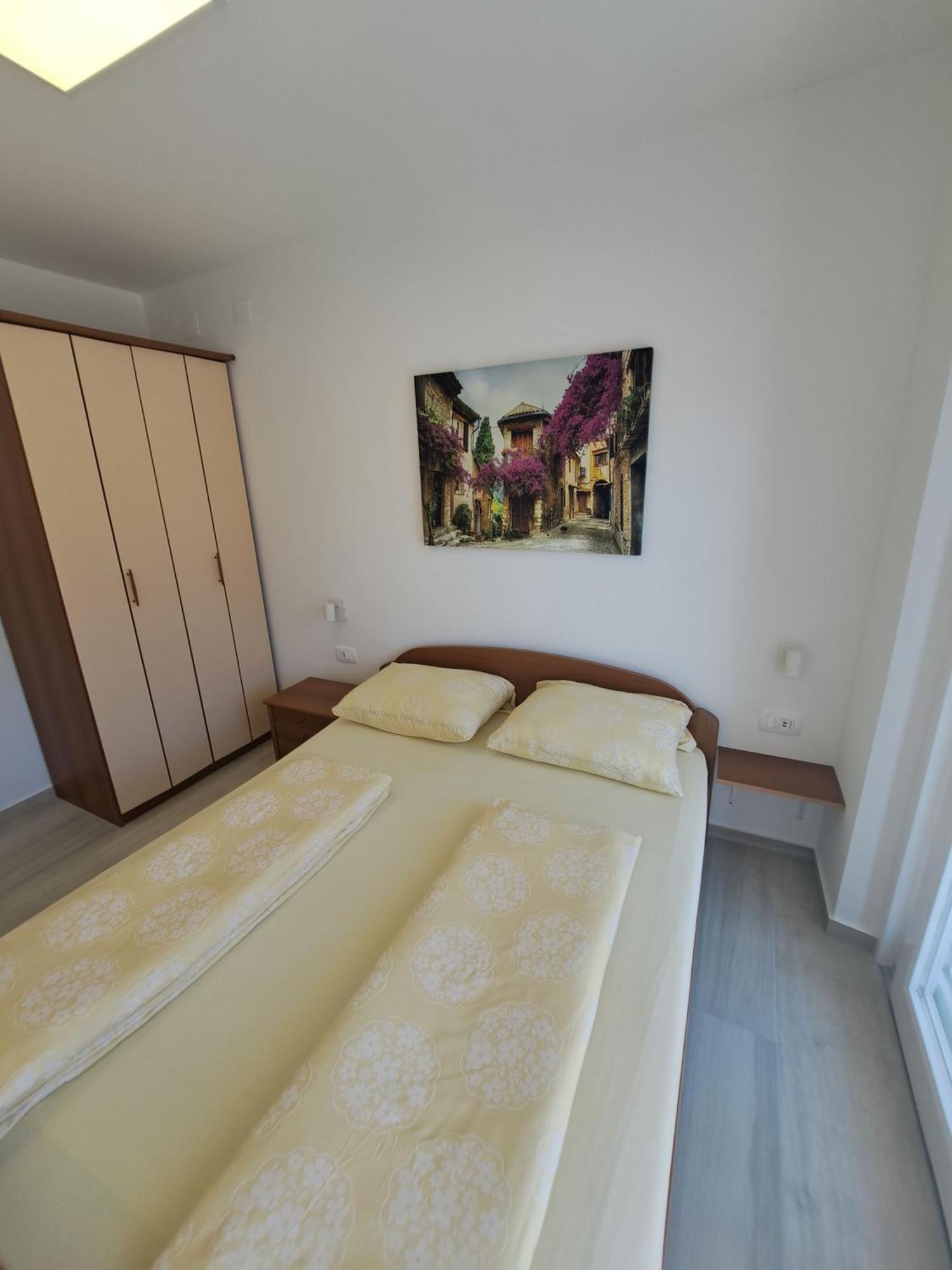 Apartmani Totic Малинска Екстериор снимка