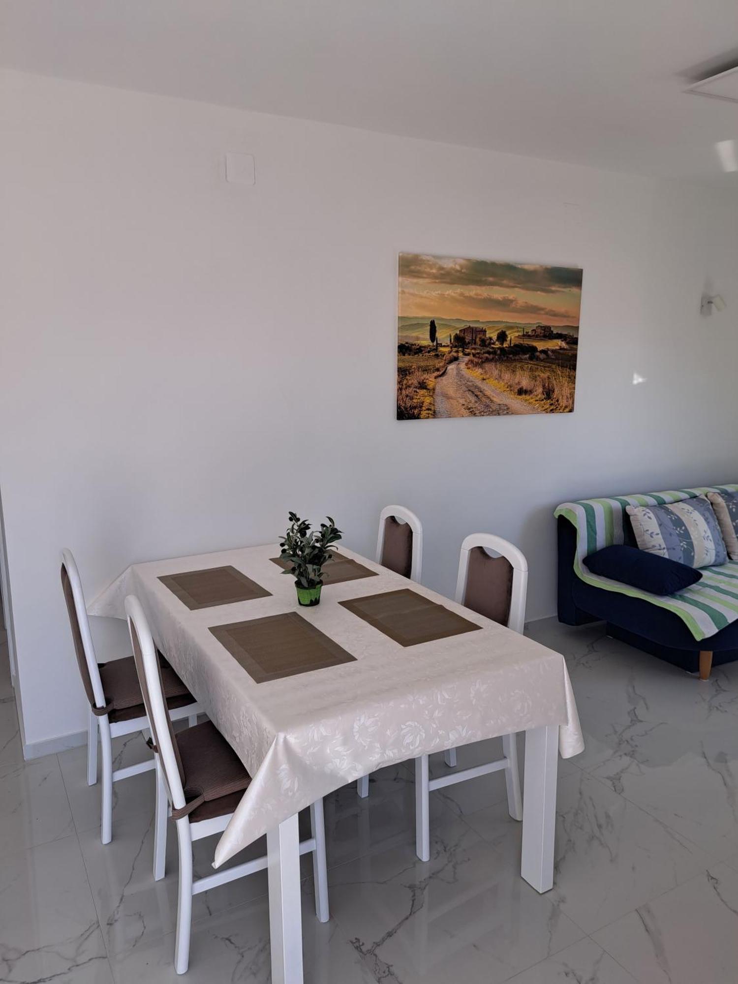 Apartmani Totic Малинска Екстериор снимка
