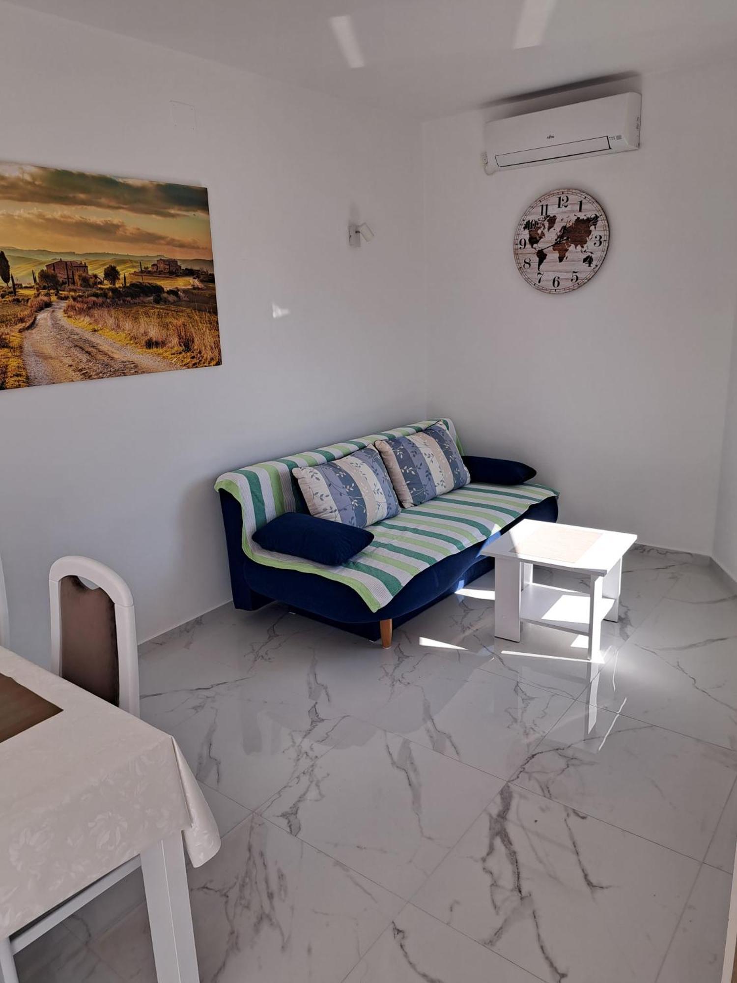 Apartmani Totic Малинска Екстериор снимка