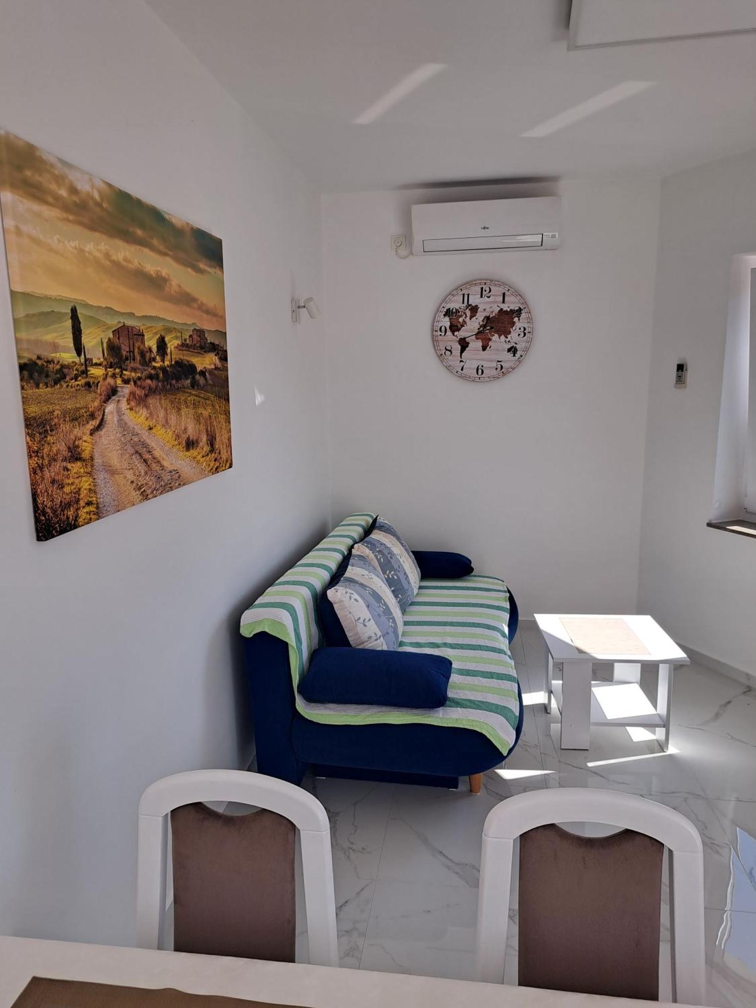 Apartmani Totic Малинска Екстериор снимка