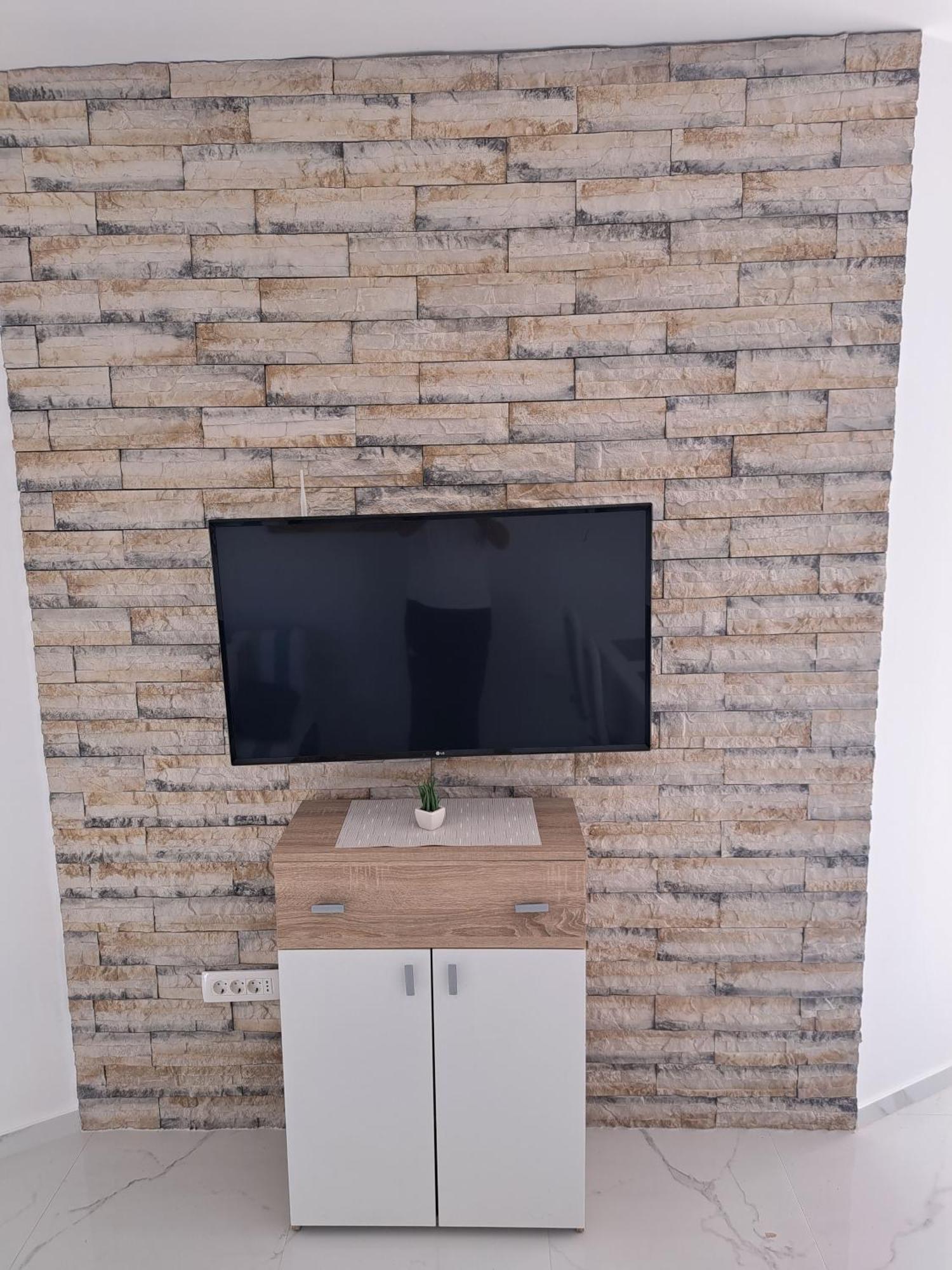 Apartmani Totic Малинска Екстериор снимка