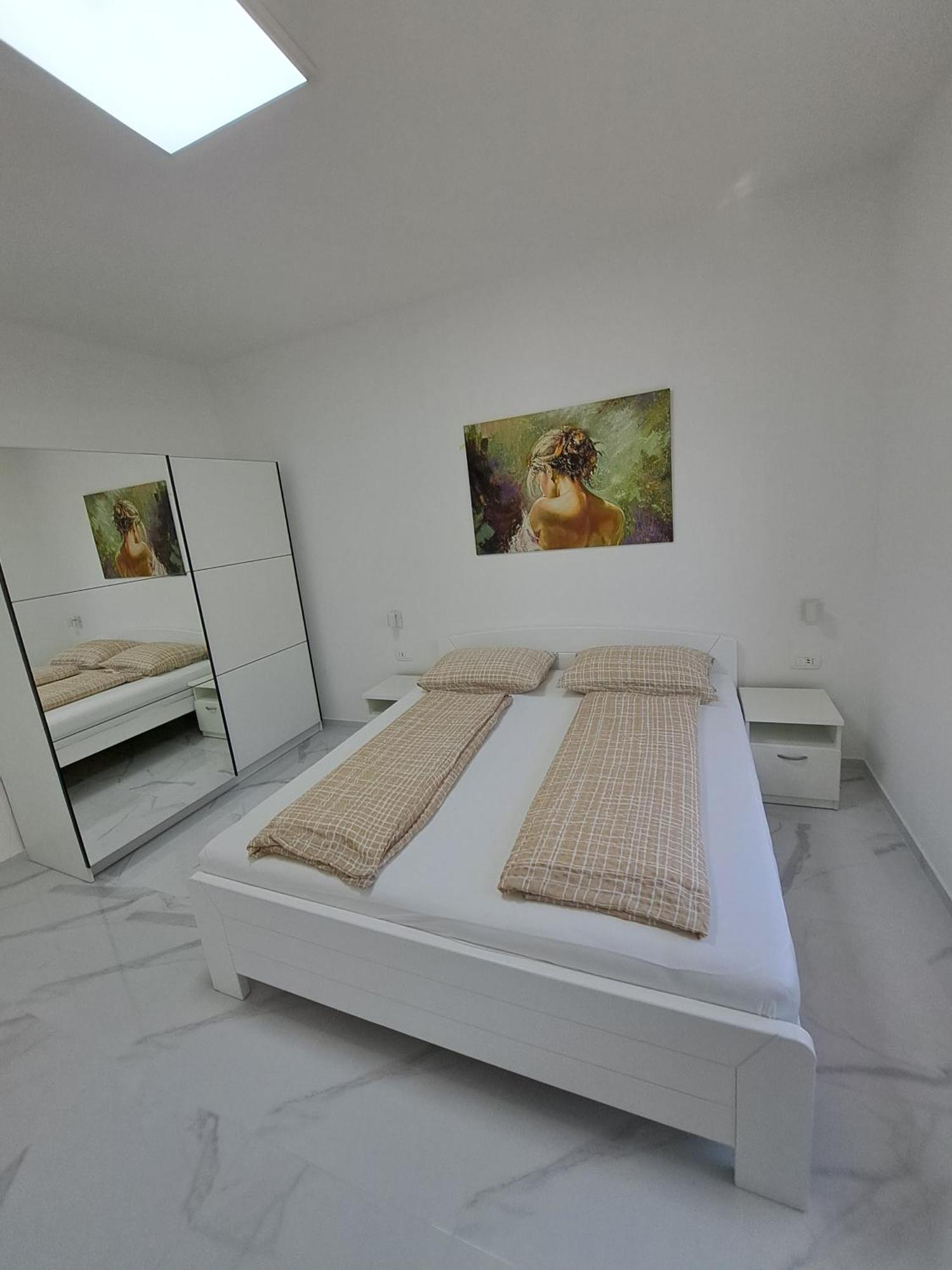 Apartmani Totic Малинска Екстериор снимка